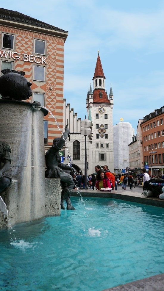 Fish fountain at Marienplatz