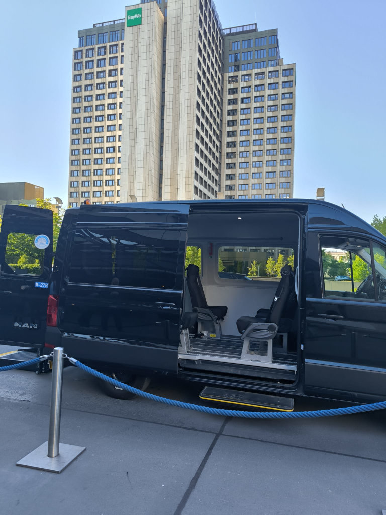 Professioneller und barrierefreier Fahrservice für Unternehmen und VIPs in München