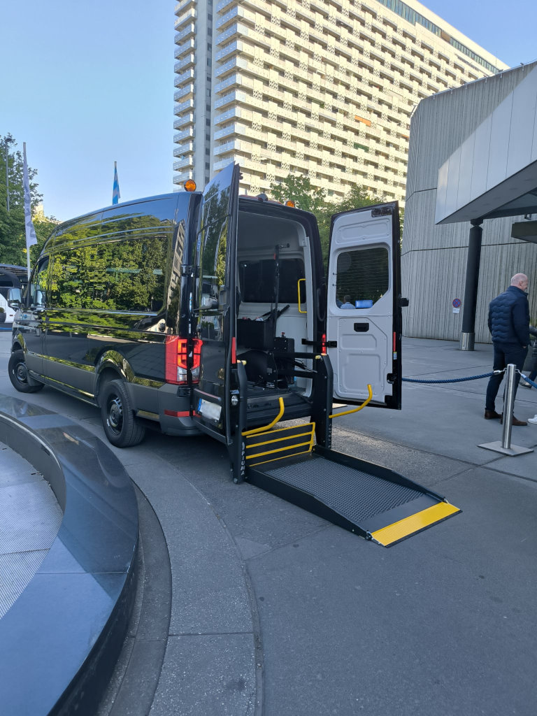 Professioneller und barrierefreier Fahrservice für Unternehmen und VIPs in München
