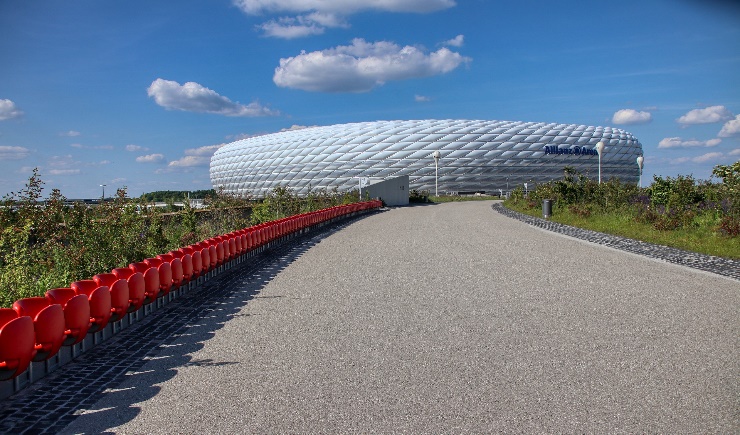 Fan access to the Allianz Arena in summer