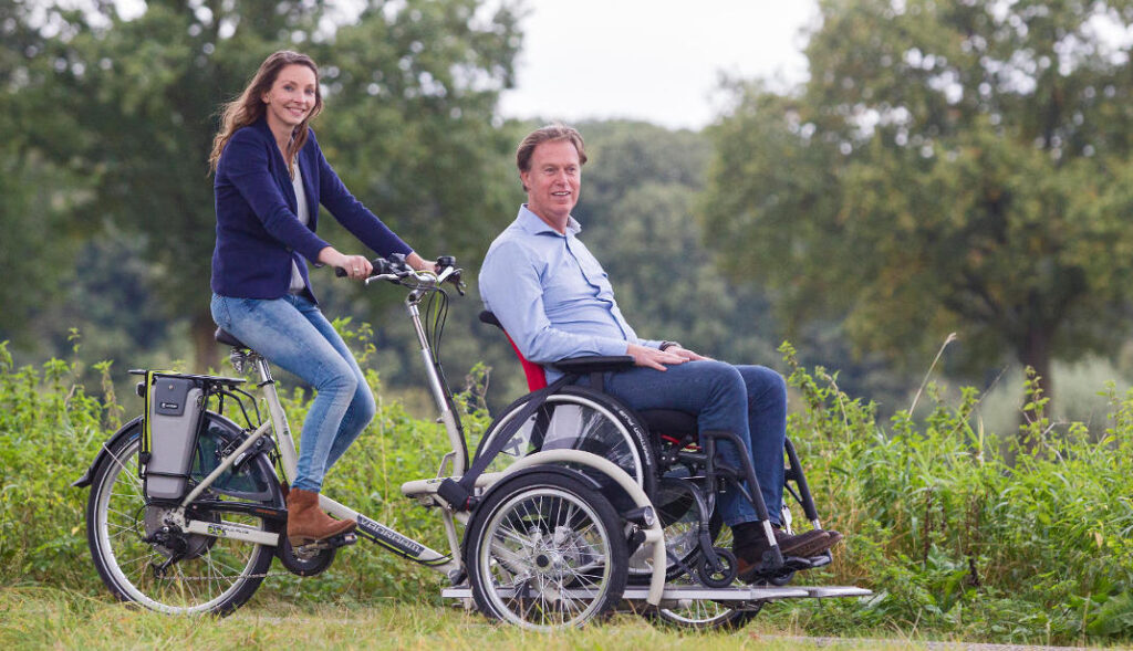 Sightseeing with a rickshaw for wheelchair user